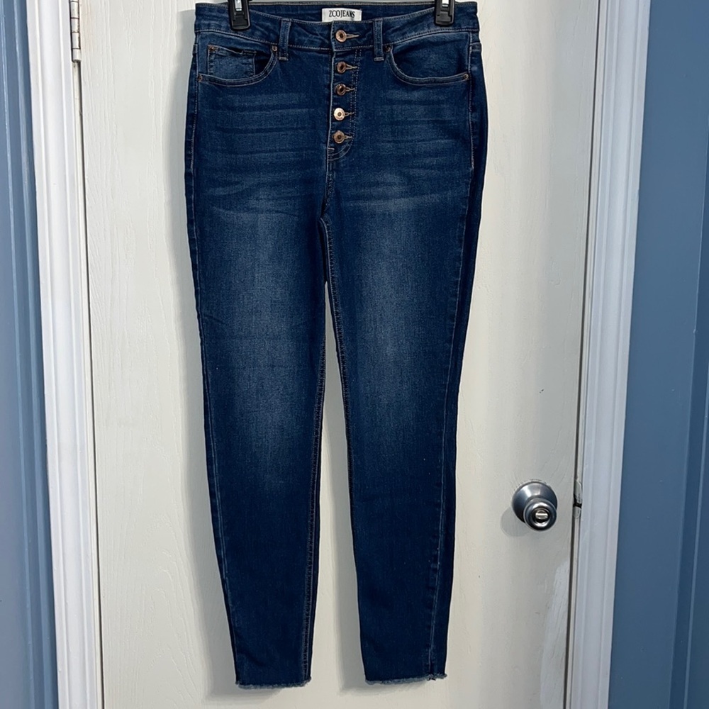 Excellent condition jeans with 5 button up front